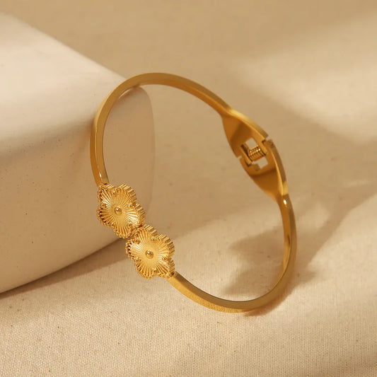 Dual Flower Bangle 62carat