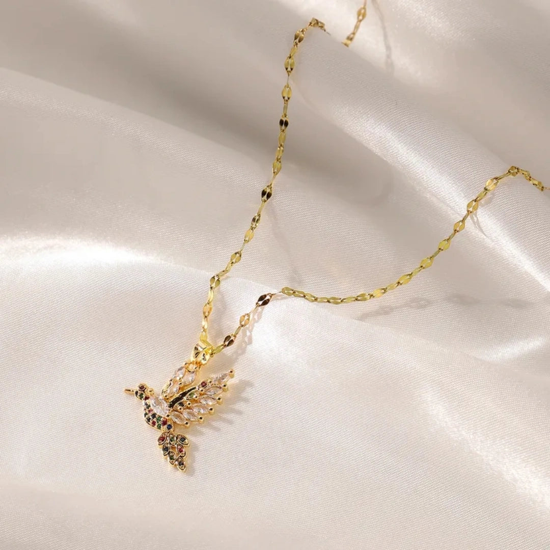 Glam Luxurious Bird Pendant Necklace - 62carat