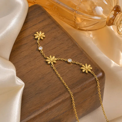 3 Flower Style Necklace 62carat
