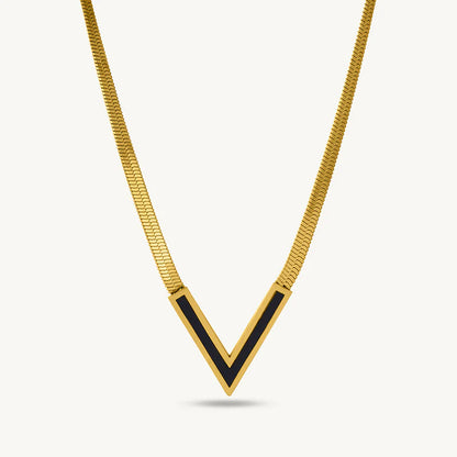 Black Stylish Vixen Necklace 62carat