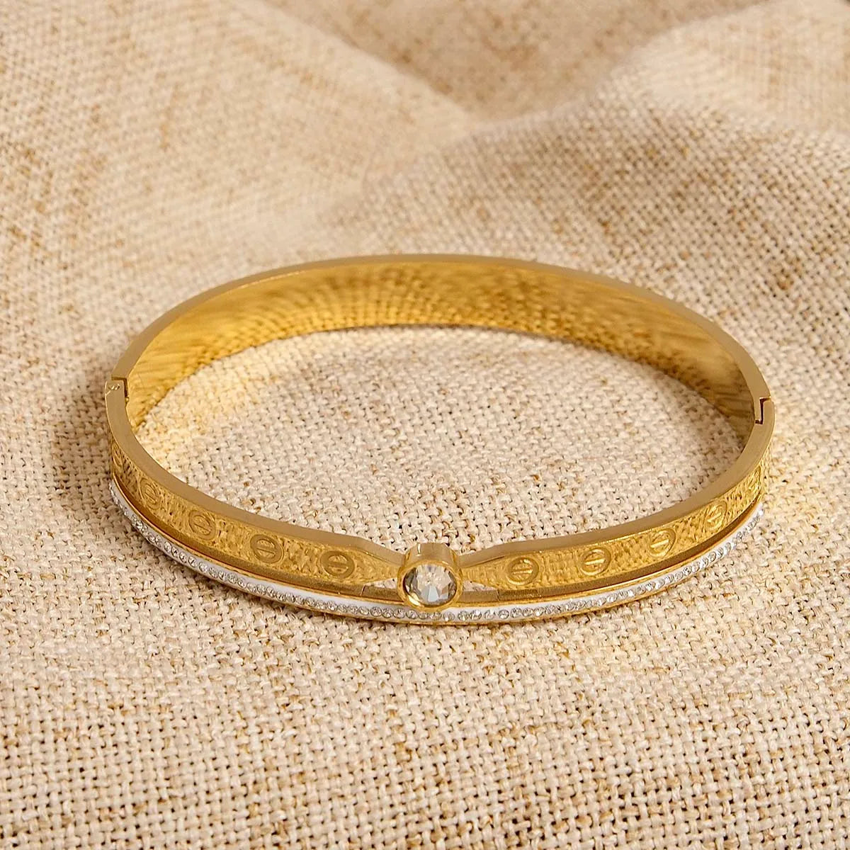 Casual Business Classic Style Bangle 62carat