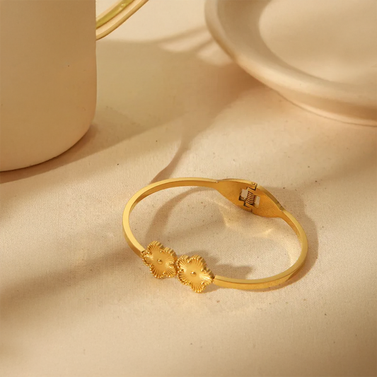 Dual Flower Bangle 62carat