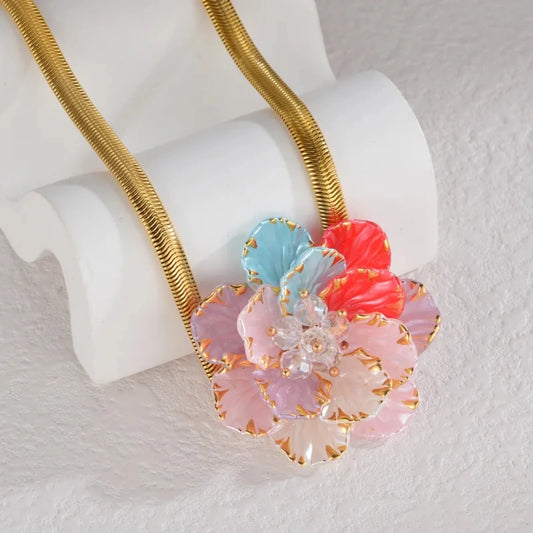 Elegant Lady Wedding Flower with Snake Chain Necklace - 62carat