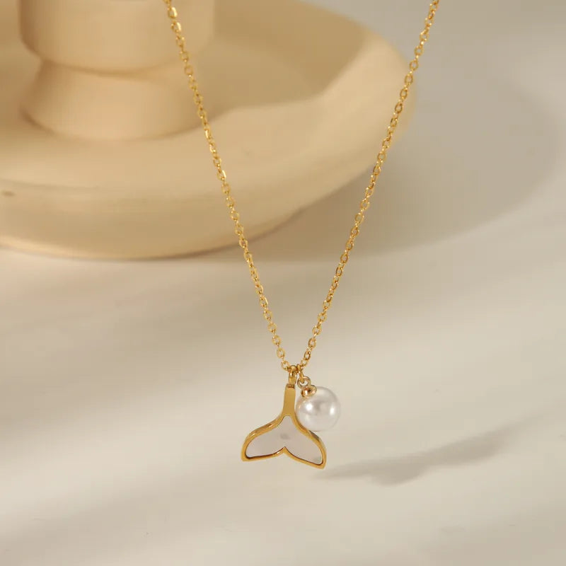 Fish Tail Artificial Pearls  Pendant Necklace 62carat