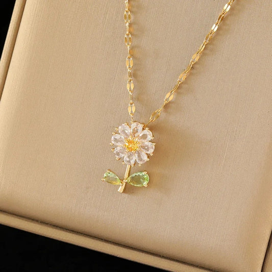 Flower Zircon Pendant Necklace - 62carat