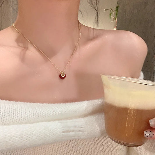 French Retro Red Glaze Heart Necklace 62carat