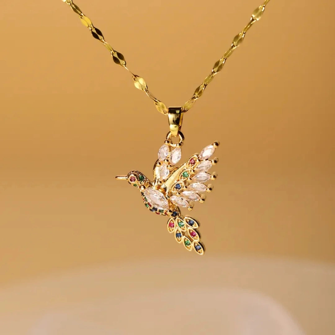 Glam Luxurious Bird  Pendant Necklace - 62carat