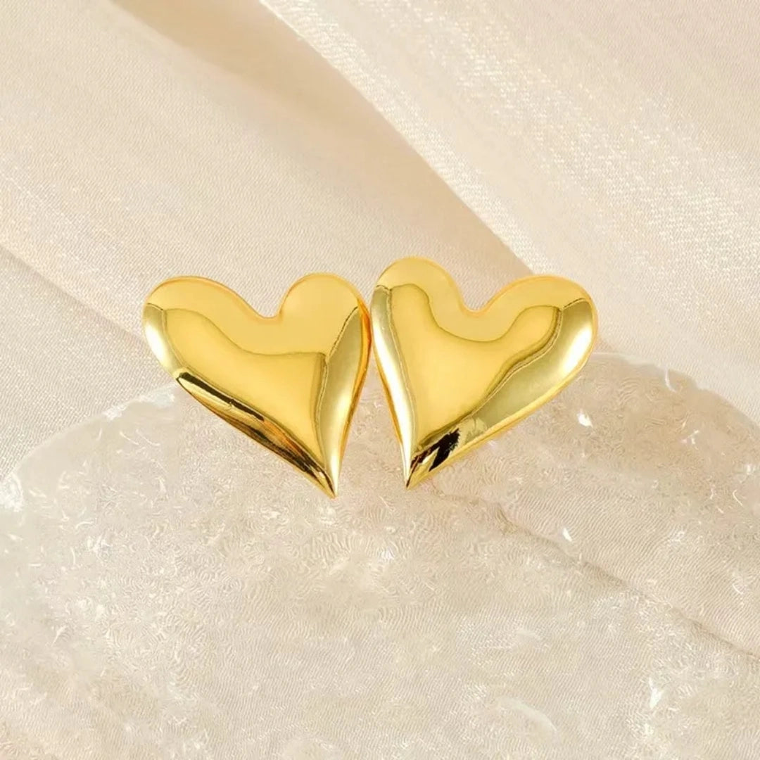 Heart Shape Ear Studs 62carat