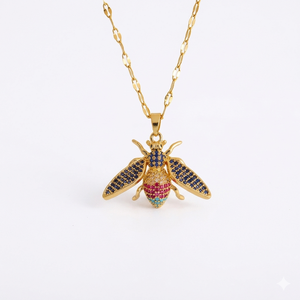 Honey Bee Pendant Necklace 62carat