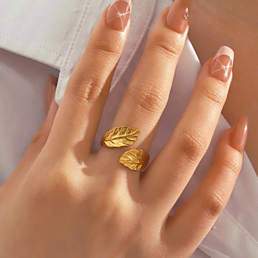 Leaf Design Ring 62carat