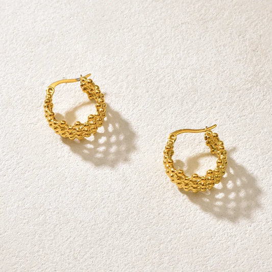 New Fashionable Hollow Out Versatile Earrings 62carat