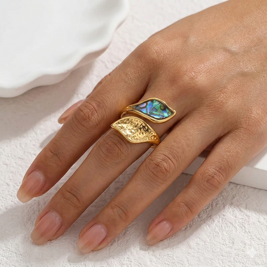 Peacock Colour Ring 62carat