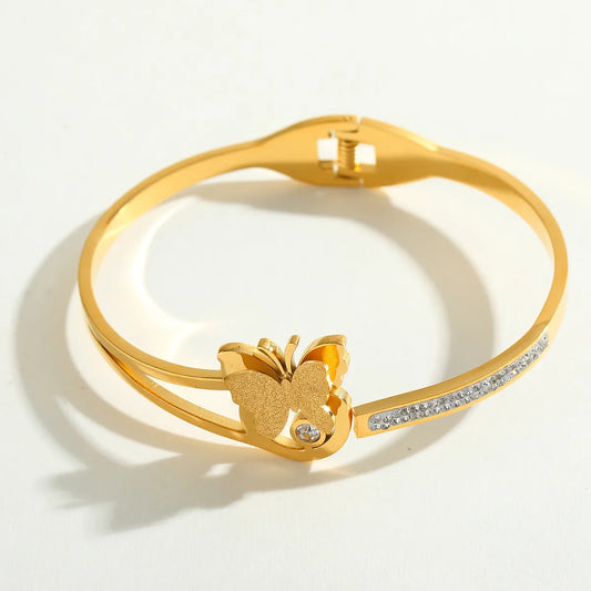 Round Butterfly Bangle 62carat