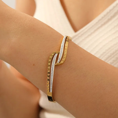 Small Flower Inlaid Diamond Bracelet 62carat