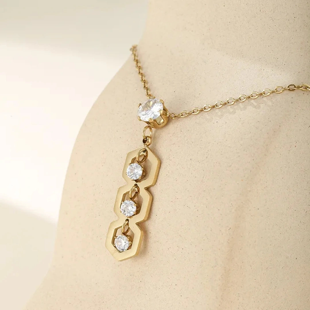 Streetwear Hollow Out Inlay Necklace 62carat