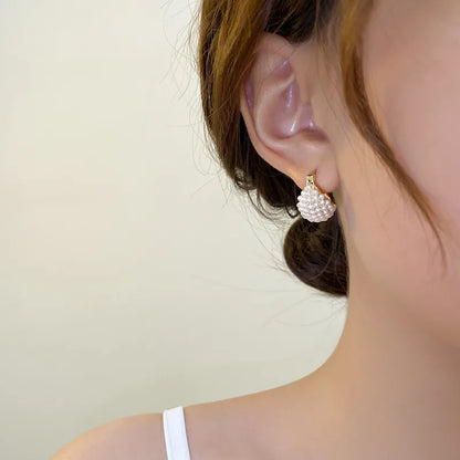 Style Round Inlay Alloy Pearl Ear Studs 62carat