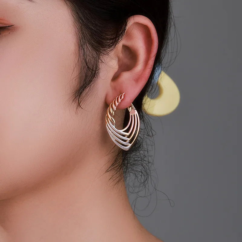 Three-Color Retro Design Earring 62carat