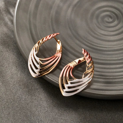 Three-Color Retro Design Earring 62carat