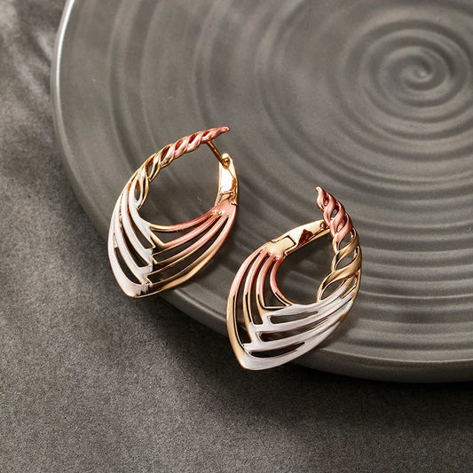 Three-Color Retro Design Earring 62carat