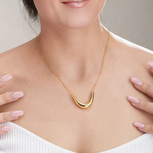 U Triangle Arc Tube Pendant Necklace French Vintage 62carat