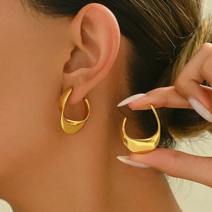 Vintage Style Simple Style C Shape Ear Studs - 62carat