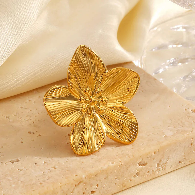 Simple Flower Ring - 62carat
