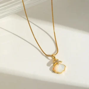 Cute Artistic Conch Heart Shape Chain Pendant Necklace - Image 3