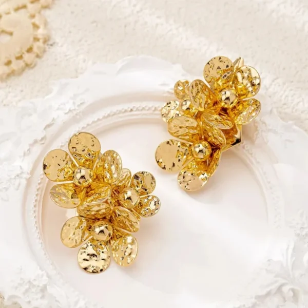 Flower Pleated Iron Ear Studs – 2