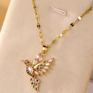 Glam Luxurious Bird Pendant Necklace - Image 4