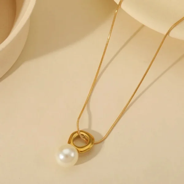 Pearl Pendant Necklace Snake Chain