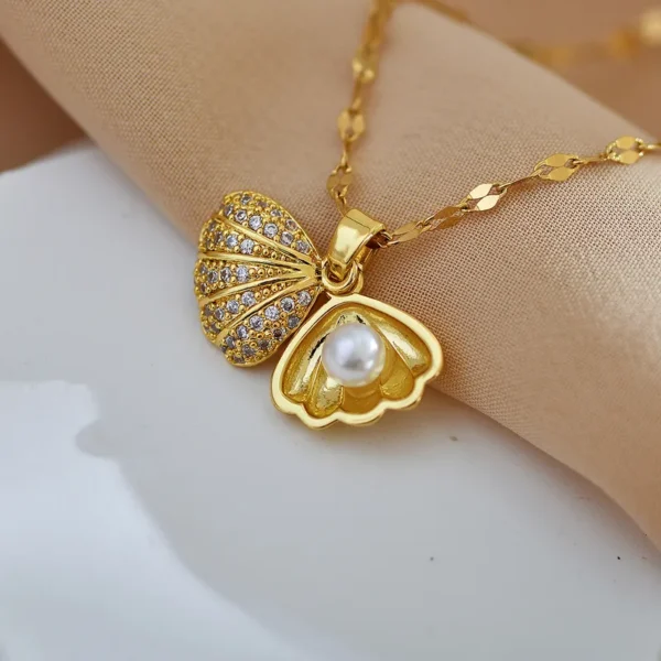 Wholesale-Jewelry-Beach-Simple-Style-Shell-Titanium-Steel-Copper-Pearl-Zircon-Gold-Plated-Plating-Inlay-Pendant-Necklace-3